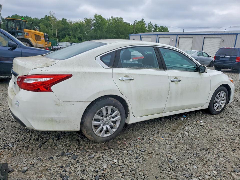 2017 Nissan Altima მანქანა იყიდება აუქციონზე, vin: 1N4AL3AP8HN338839, აუქციონის ნომერი: 67808336