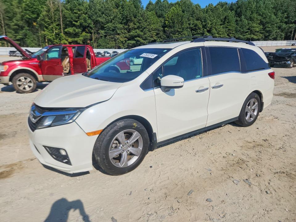 2018 Honda Odyssey მანქანა იყიდება აუქციონზე, vin: 5FNRL6H73JB102317, აუქციონის ნომერი: 67600316