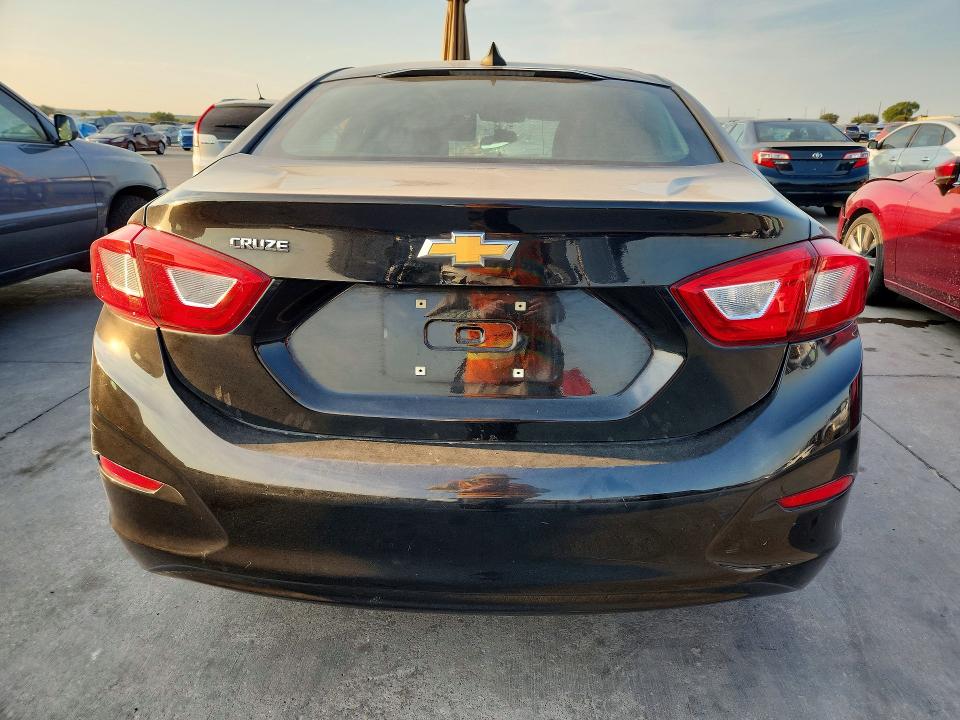 69372366 :رقم المزاد ، 1G1BC5SM6K7151490 vin ، 2019 Chevrolet Cruze مزاد بيع