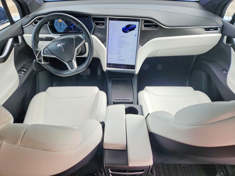 68593356 :رقم المزاد ، 5YJXCBE22JF087091 vin ، 2018 Tesla Model X مزاد بيع
