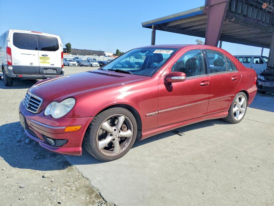 67837746 :رقم المزاد ، WDBRF40JX5F582679 vin ، 2005 Mercedes-benz C مزاد بيع