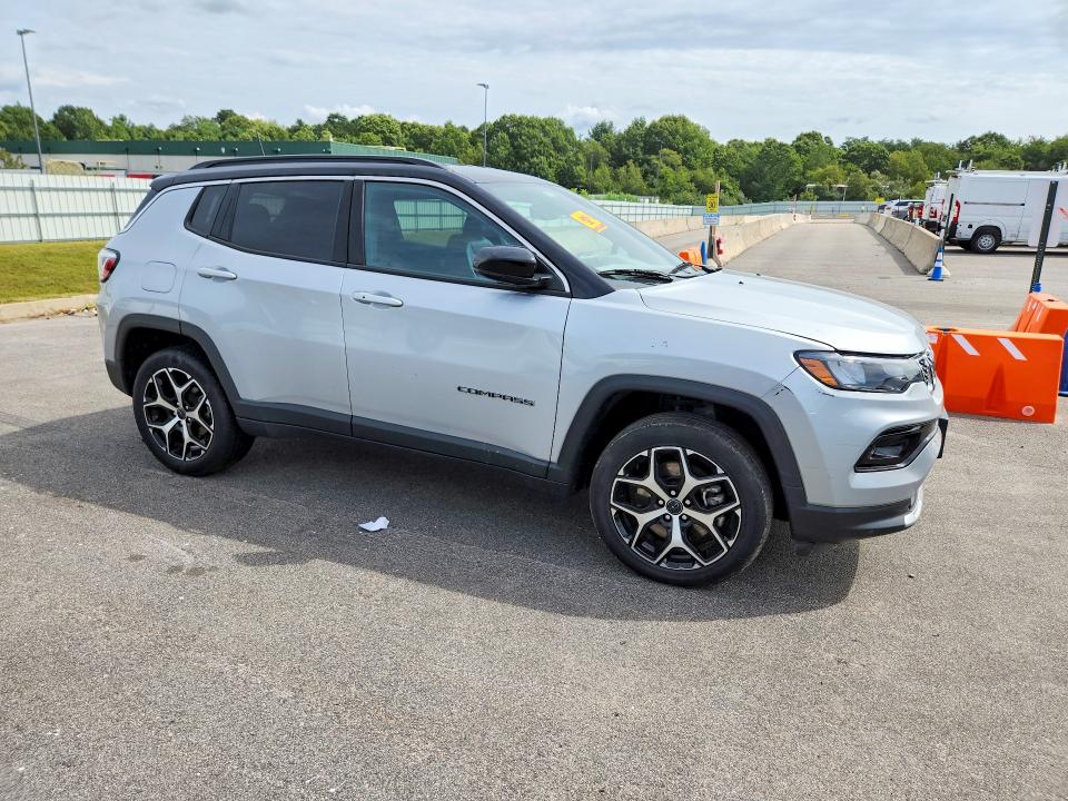 Продажа на аукционе авто 2025 Jeep Compass, vin: 3C4NJDCN2ST510759, номер лота: 68024246