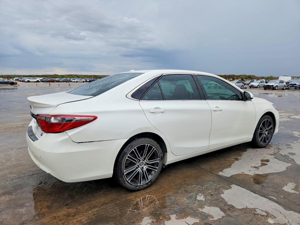 70930546 :رقم المزاد ، 4T1BF1FK6GU163966 vin ، 2016 Toyota Camry مزاد بيع