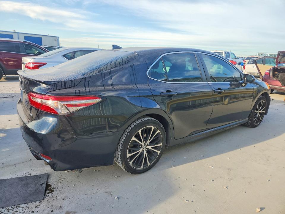 2019 Toyota Camry მანქანა იყიდება აუქციონზე, vin: 4T1B11HK9KU238907, აუქციონის ნომერი: 69230496