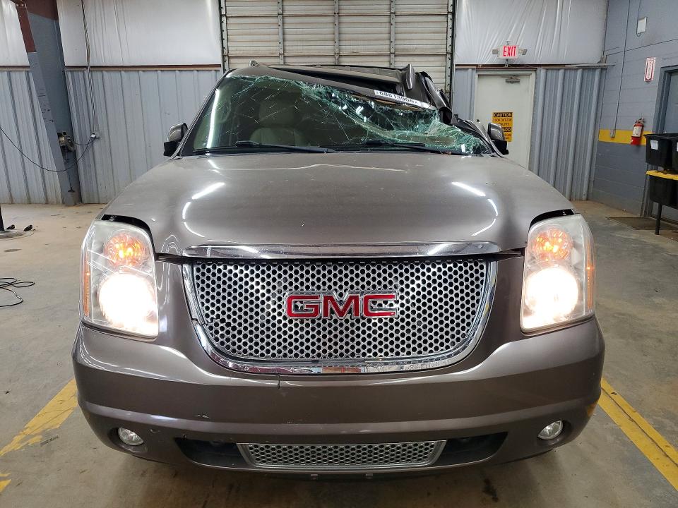 68813906 :رقم المزاد ، 1GKS2MEF9DR161976 vin ، 2013 Gmc Yukon Xl مزاد بيع