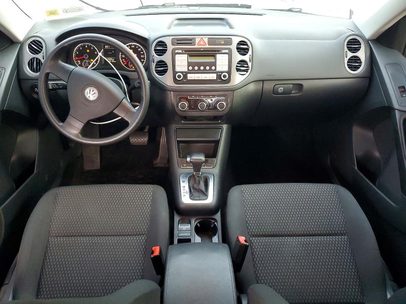 2010 Volkswagen Tiguan მანქანა იყიდება აუქციონზე, vin: WVGBV7AX6AW526626, აუქციონის ნომერი: 68823736