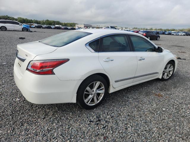 2015 Nissan Altima მანქანა იყიდება აუქციონზე, vin: 1N4AL3AP0FN337200, აუქციონის ნომერი: 67161116