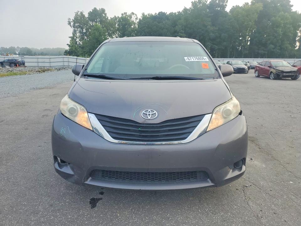 2013 Toyota Sienna მანქანა იყიდება აუქციონზე, vin: 5TDKK3DC6DS360238, აუქციონის ნომერი: 67176806