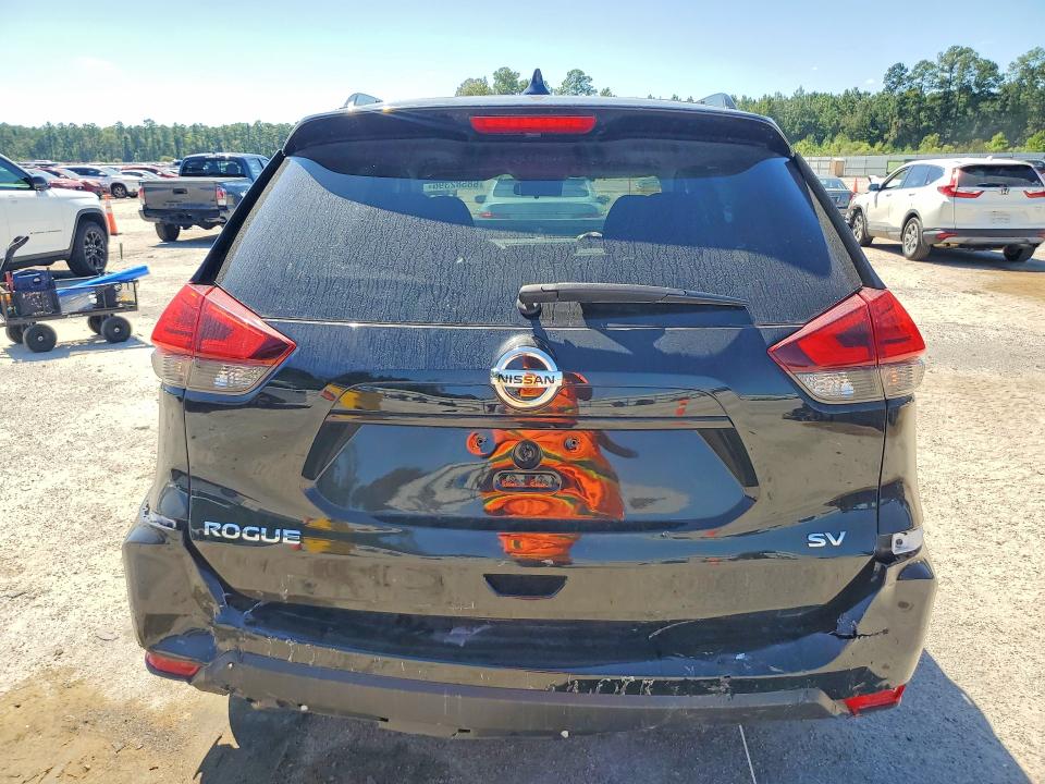 68582396 :رقم المزاد ، 5N1AT2MT0HC771009 vin ، 2017 Nissan Rogue مزاد بيع