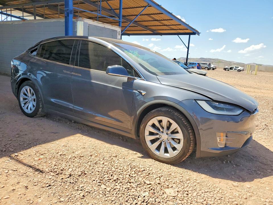 67105266 :رقم المزاد ، 5YJXCDE28MF324179 vin ، 2021 Tesla Model X مزاد بيع