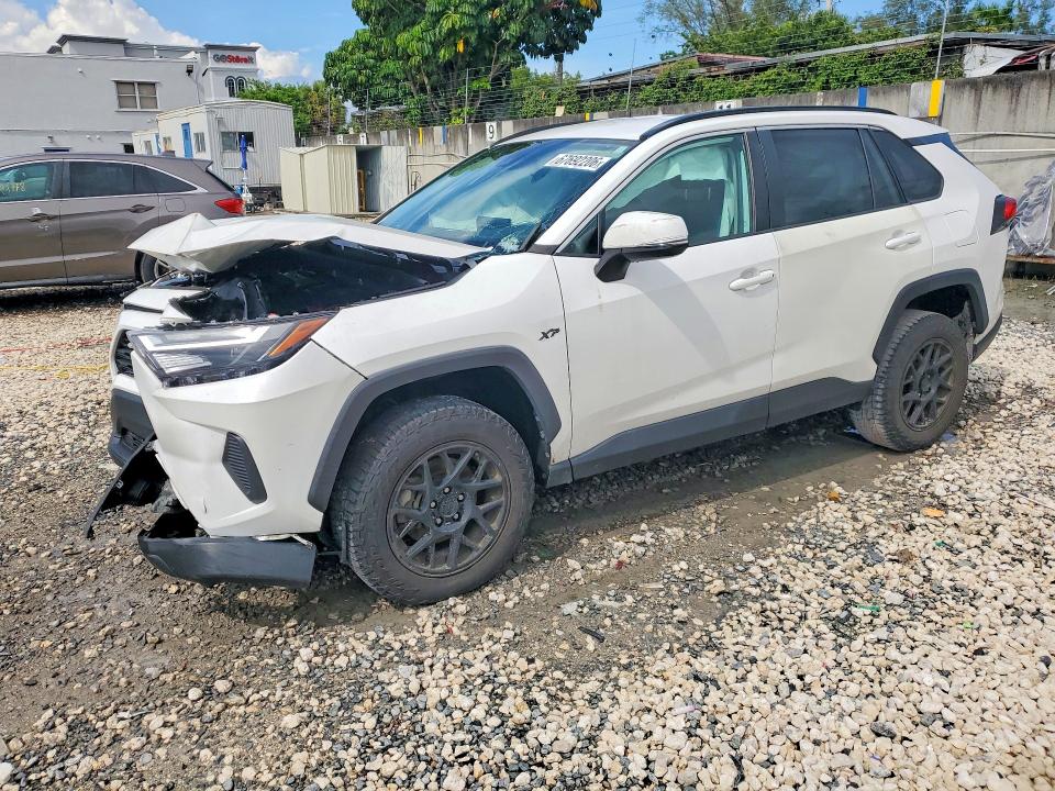 67692206 :رقم المزاد ، 2T3W1RFVXNC199156 vin ، 2022 Toyota Rav4 مزاد بيع