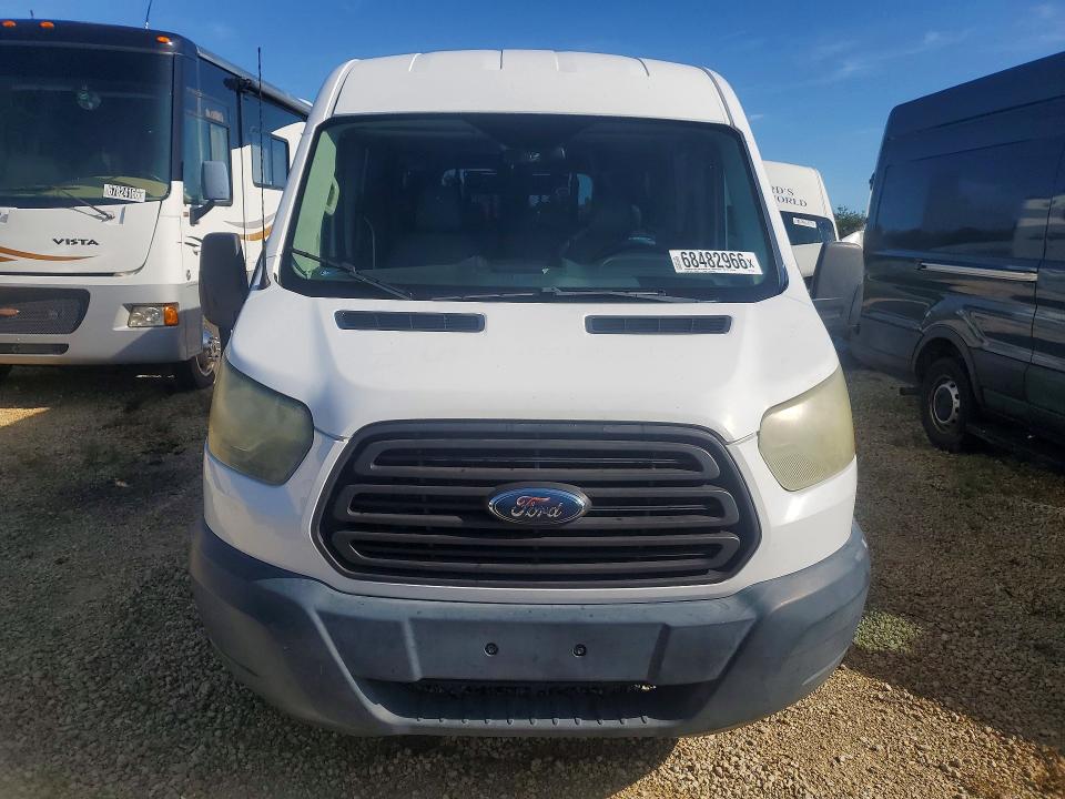 68482966 :رقم المزاد ، 1FBZX2CM4FKB16526 vin ، 2015 Ford Transit مزاد بيع