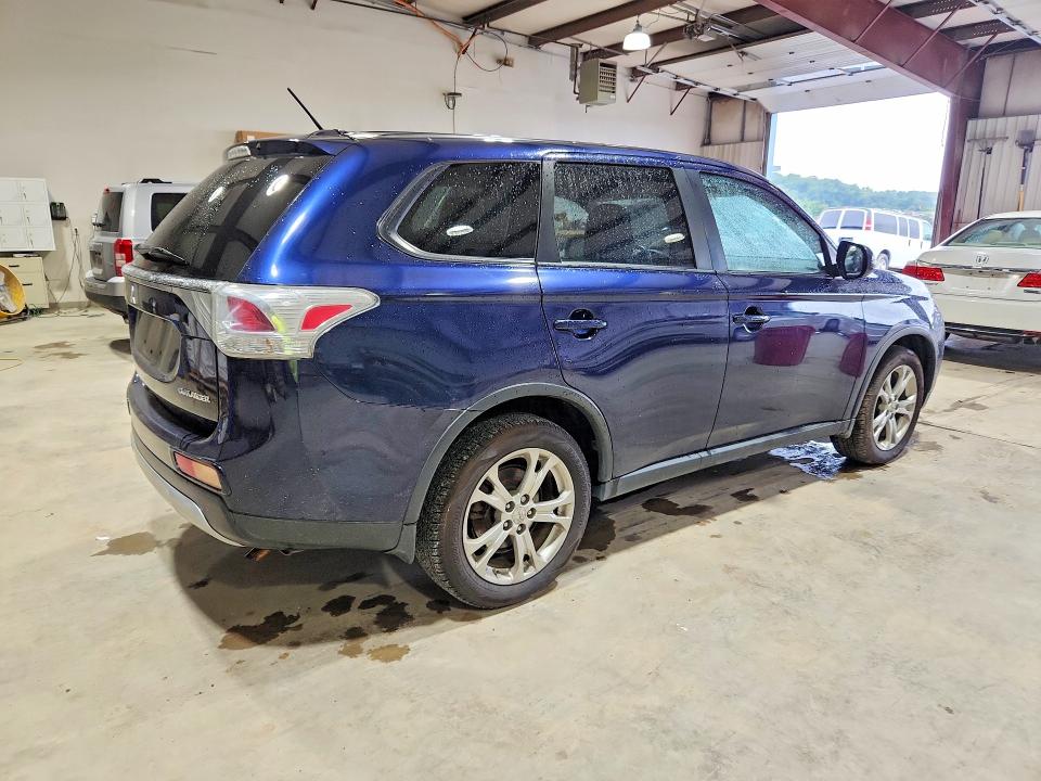 2015 Mitsubishi Outlander მანქანა იყიდება აუქციონზე, vin: JA4AZ3A3XFZ000994, აუქციონის ნომერი: 69958016