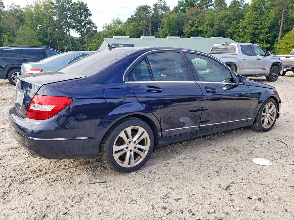 68252976 :رقم المزاد ، WDDGF8BB0CR229231 vin ، 2012 Mercedes-benz C مزاد بيع