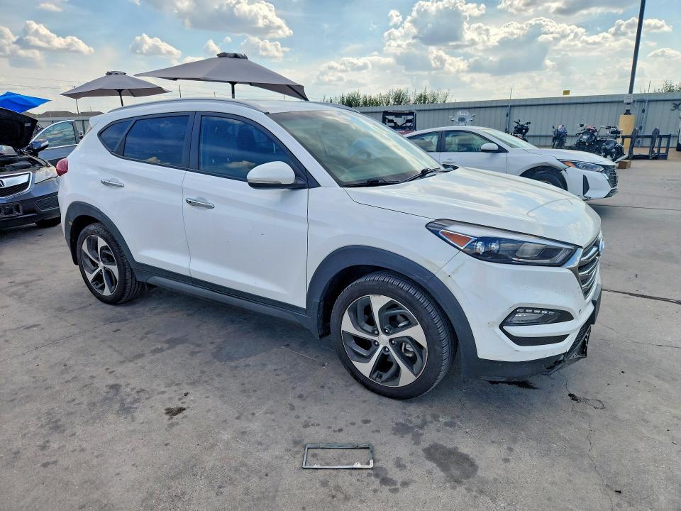 2016 Hyundai Tucson მანქანა იყიდება აუქციონზე, vin: KM8J33A22GU116683, აუქციონის ნომერი: 69398306