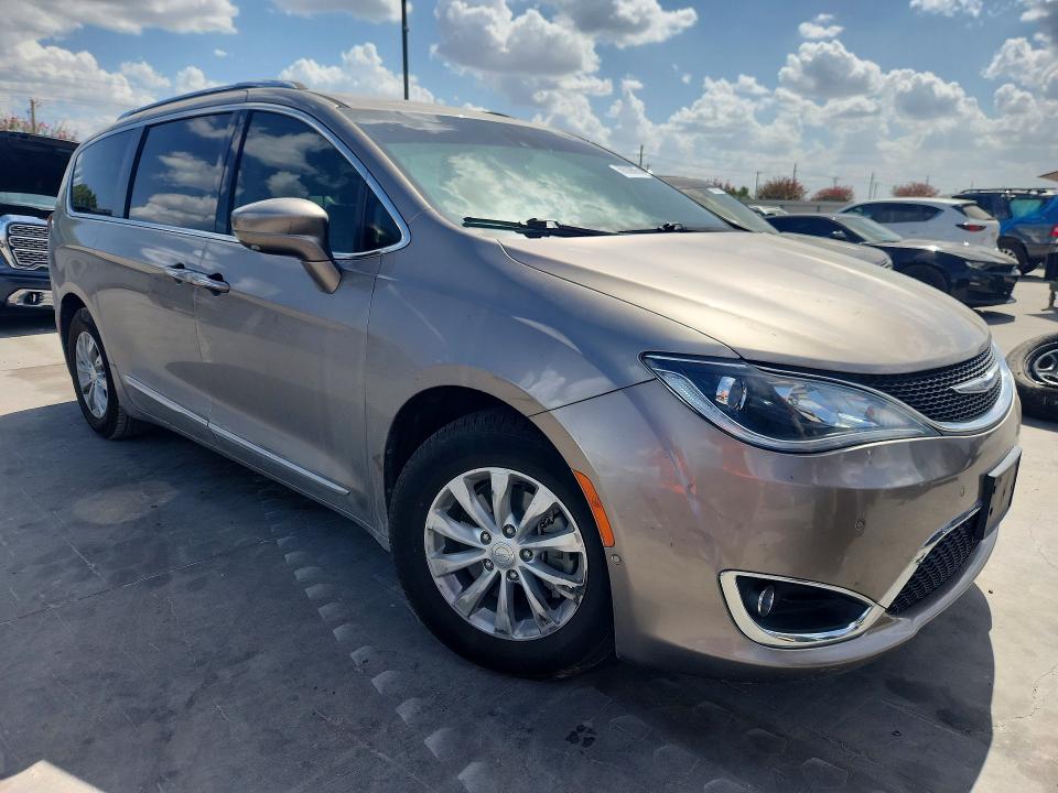 Продажа на аукционе авто 2018 Chrysler Pacifica, vin: 2C4RC1EG9JR139237, номер лота: 69339806