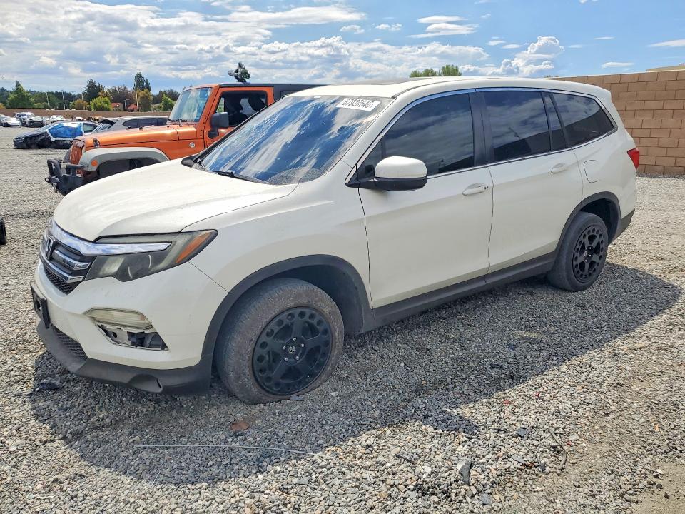 67920646 :رقم المزاد ، 5FNYF6H5XGB030526 vin ، 2016 Honda Pilot مزاد بيع
