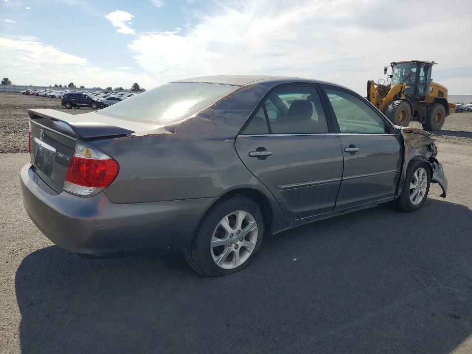 70326746 :رقم المزاد ، 4T1BE32K55U583719 vin ، 2005 Toyota Camry مزاد بيع