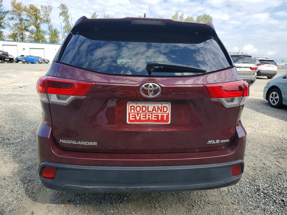 Продажа на аукционе авто 2018 Toyota Highlander, vin: 5TDJZRFH2JS844924, номер лота: 70119966
