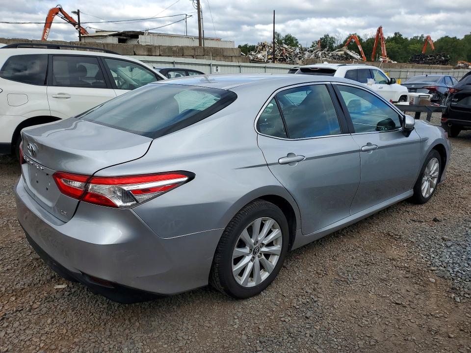 2018 Toyota Camry მანქანა იყიდება აუქციონზე, vin: 4T1B11HK2JU127873, აუქციონის ნომერი: 69456006