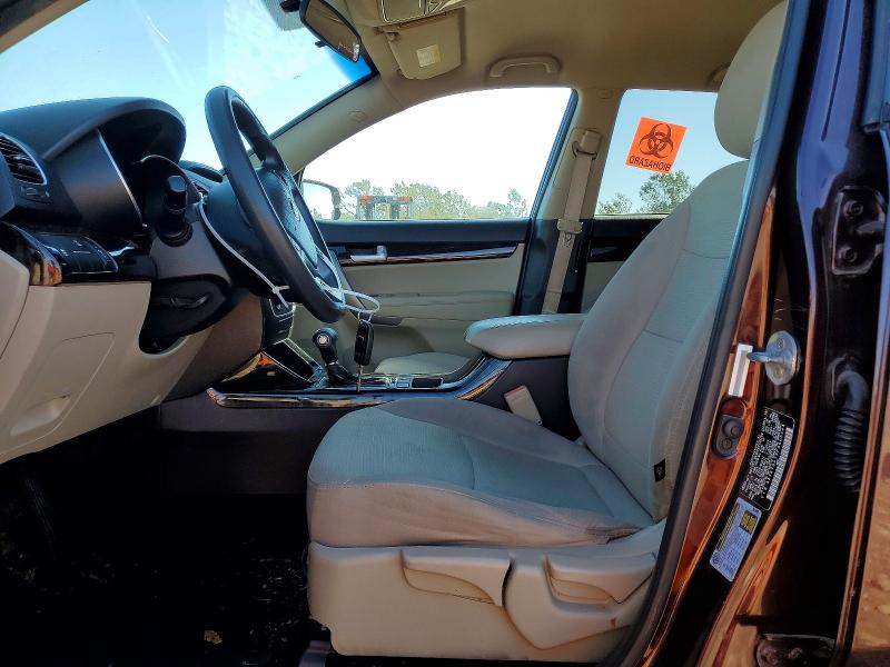 70700136 :رقم المزاد ، 5XYKTDA79FG605544 vin ، 2015 Kia Sorento مزاد بيع
