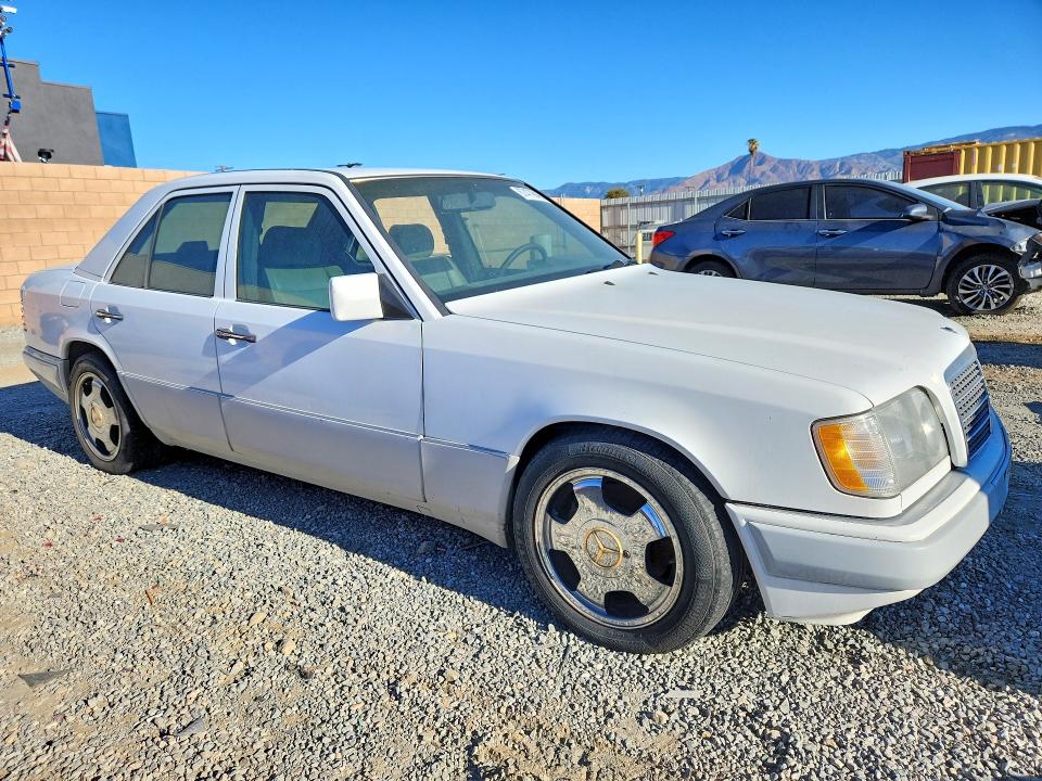 Продажа на аукционе авто 1994 Mercedes-benz E, vin: WDBEA32E1RC104813, номер лота: 67479946