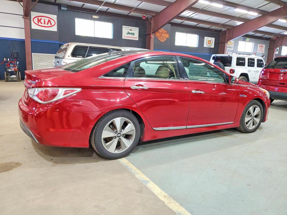 2011 Hyundai Sonata მანქანა იყიდება აუქციონზე, vin: KMHEC4A48BA018664, აუქციონის ნომერი: 69226246