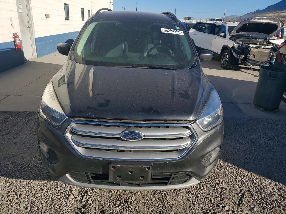 68294156 :رقم المزاد ، 1FMCU9GDXJUD04943 vin ، 2018 Ford Escape مزاد بيع