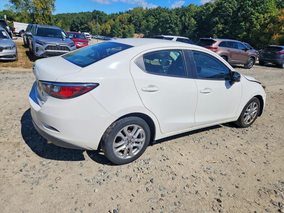 Продажа на аукционе авто 2017 Toyota Yaris Ia, vin: 3MYDLBYV7HY165227, номер лота: 69641626