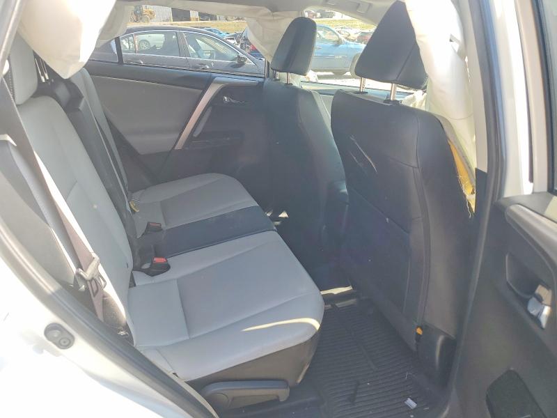 Auction sale of the 2018 Toyota Rav4, vin: JTMDFREV8JJ723762, lot number: 67429256