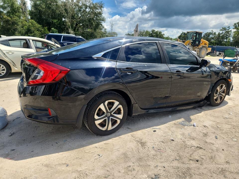 67572116 :رقم المزاد ، 2HGFC2F56JH554514 vin ، 2018 Honda Civic مزاد بيع