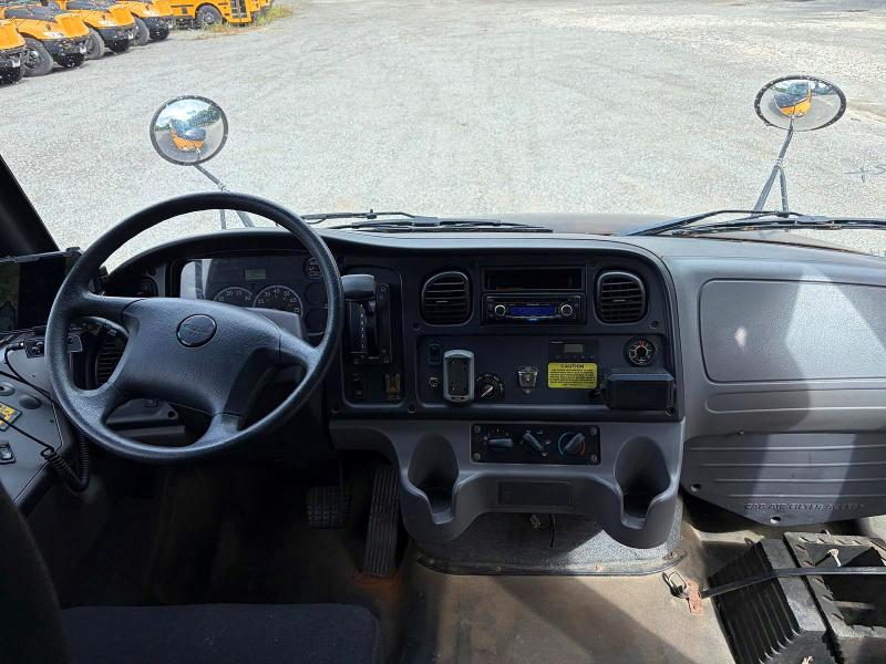 Продаж на аукціоні авто 2015 Freightliner Chassis, vin: 4UZABRDU3FCFW9494, номер лоту: 68635036