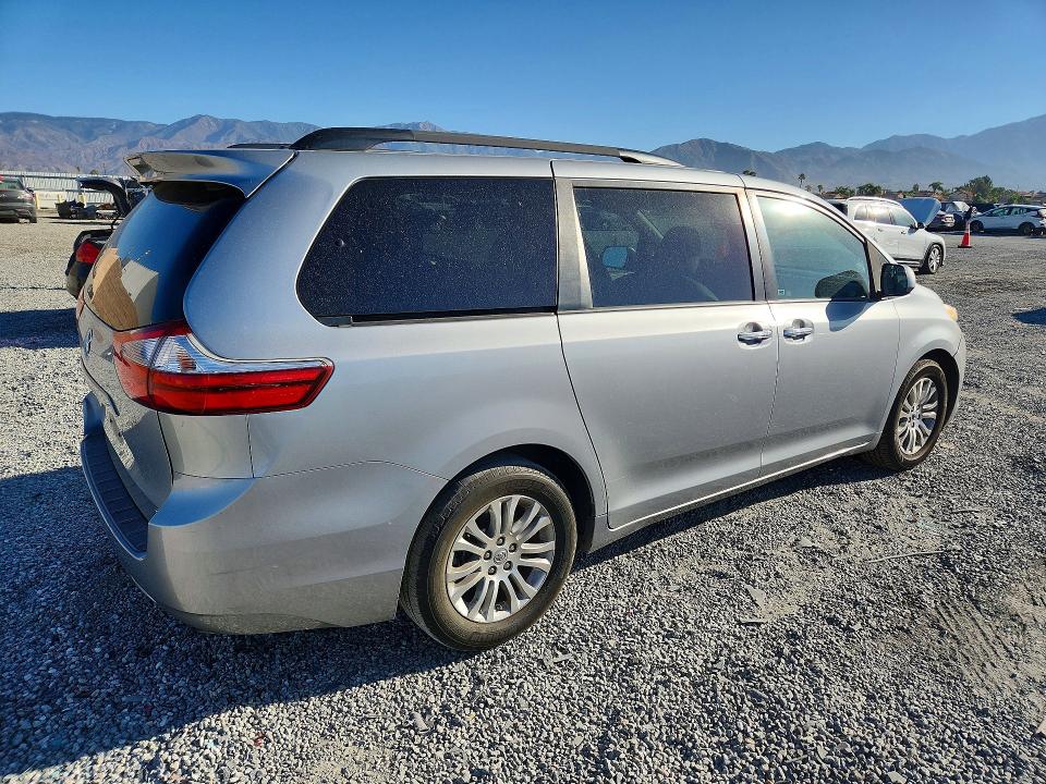 Продаж на аукціоні авто 2017 Toyota Sienna, vin: 5TDYZ3DC0HS864389, номер лоту: 70106846