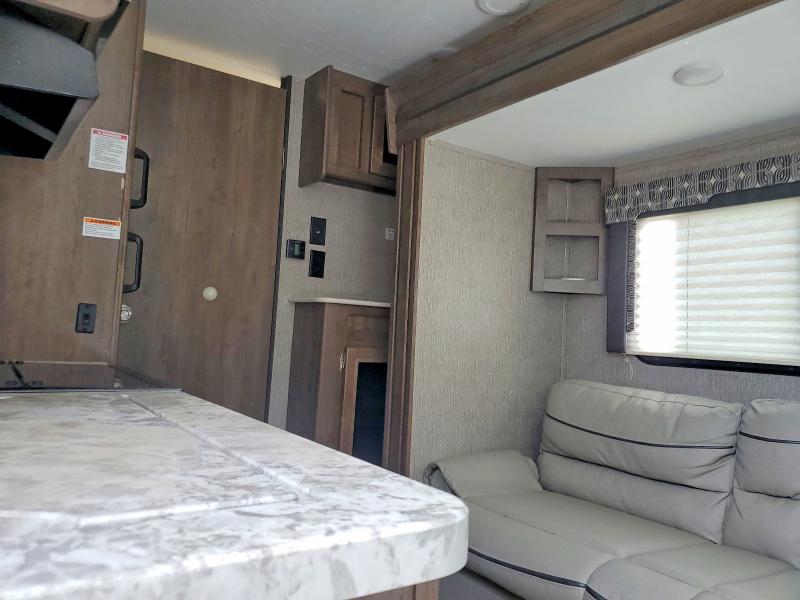 67798226 :رقم المزاد ، 4YDT18023KM939081 vin ، 2019 Keystone Coleman مزاد بيع