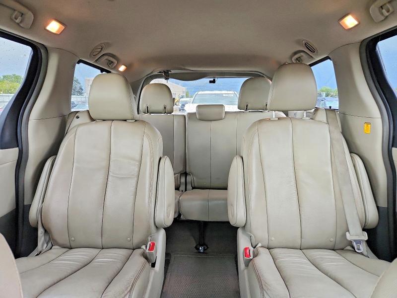 2012 Toyota Sienna მანქანა იყიდება აუქციონზე, vin: 5TDDK3DC8CS046971, აუქციონის ნომერი: 68816126