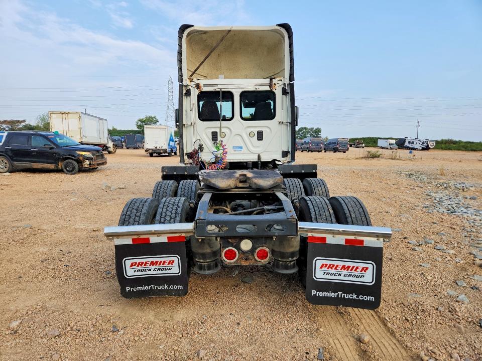 69996026 :رقم المزاد ، 1FUJGED56FLGA1222 vin ، 2015 Freightliner Cascadia 125 مزاد بيع
