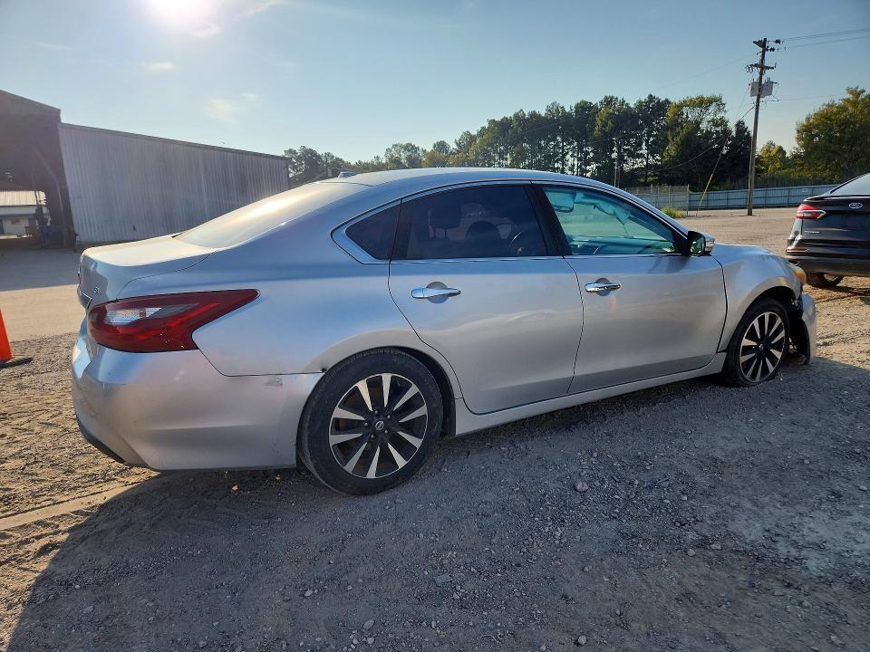 Продажа на аукционе авто 2018 Nissan Altima, vin: 1N4AL3APXJC199363, номер лота: 69082306