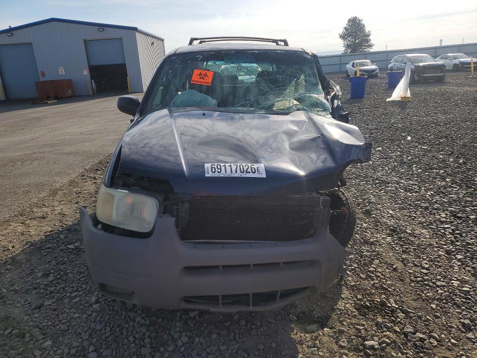 69117026 :رقم المزاد ، 1FMYU021X2KA64207 vin ، 2002 Ford Escape مزاد بيع