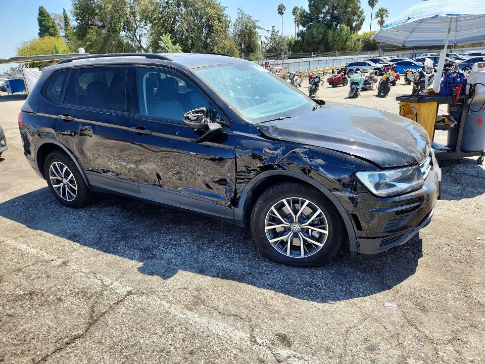 Продажа на аукционе авто 2021 Volkswagen Tiguan, vin: 3VV1B7AX0MM121666, номер лота: 67295476