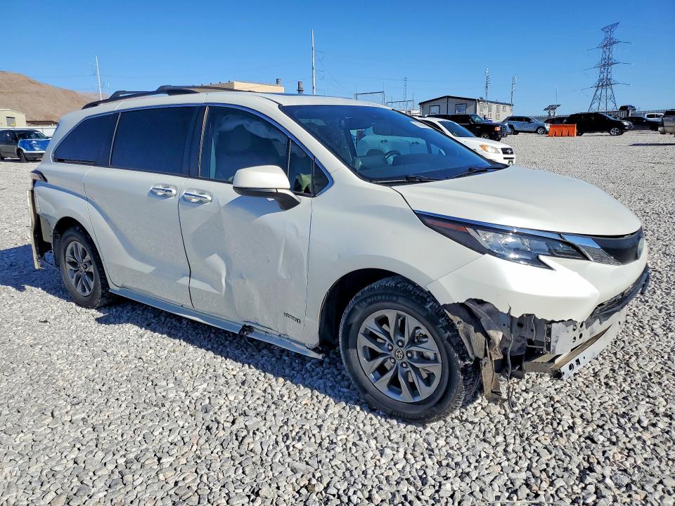 67636196 :رقم المزاد ، 5TDJRKEC7MS053564 vin ، 2021 Toyota Sienna مزاد بيع