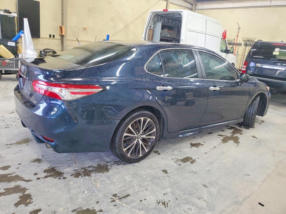 2018 Toyota Camry მანქანა იყიდება აუქციონზე, vin: 4T1B11HK6JU581267, აუქციონის ნომერი: 70252506