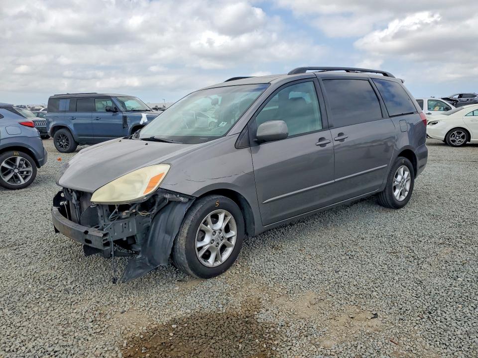2005 Toyota Sienna მანქანა იყიდება აუქციონზე, vin: 5TDZA22C45S371433, აუქციონის ნომერი: 69431486