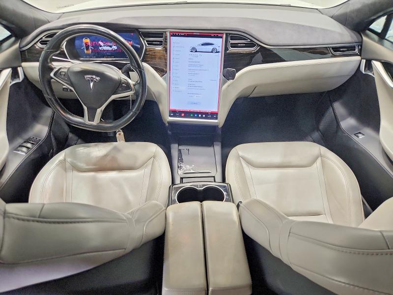 67672526 :رقم المزاد ، 5YJSA1E21GF139782 vin ، 2016 Tesla Model S مزاد بيع