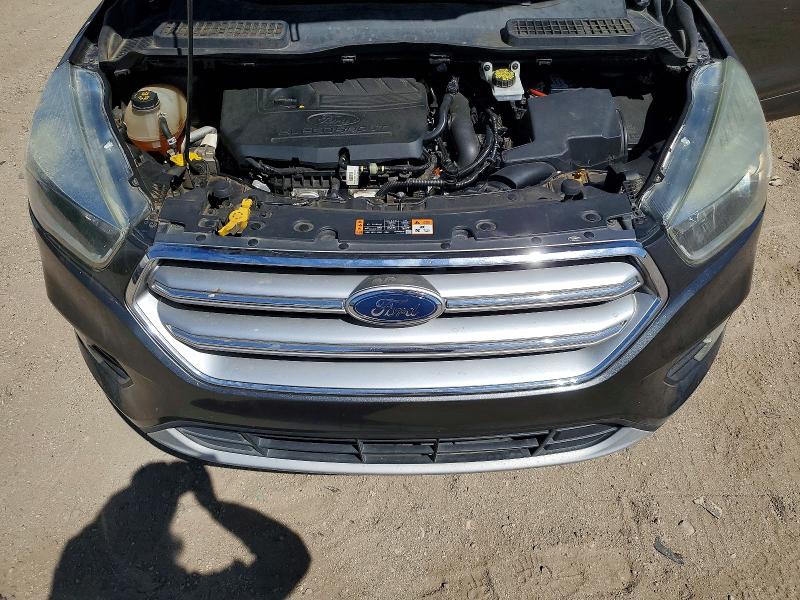 2017 Ford Escape მანქანა იყიდება აუქციონზე, vin: 1FMCU0GD8HUB44695, აუქციონის ნომერი: 67745286