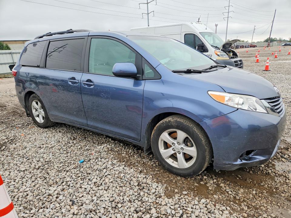 Продажа на аукционе авто 2017 Toyota Sienna, vin: 5TDKZ3DC5HS837954, номер лота: 69599646