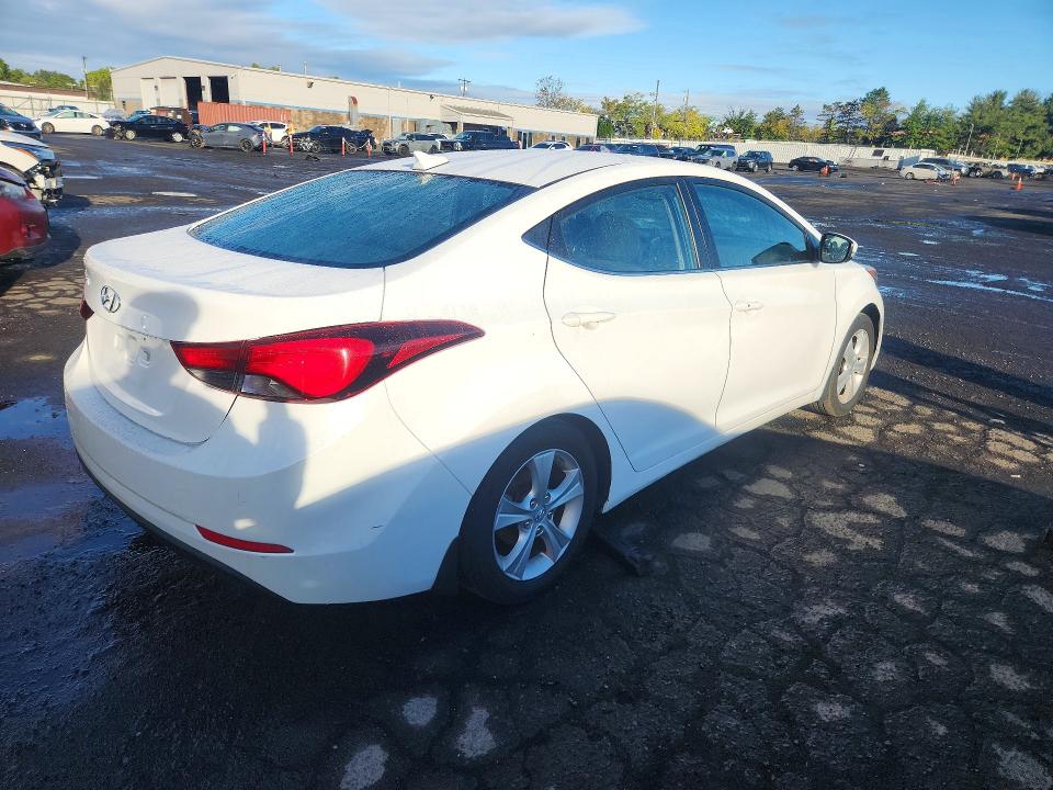 Продажа на аукционе авто 2016 Hyundai Elantra, vin: 5NPDH4AE1GH785525, номер лота: 69815526
