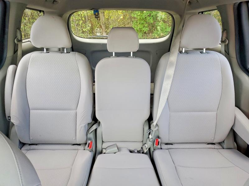 69787646 :رقم المزاد ، KNDMB5C14G6200156 vin ، 2016 Kia Sedona مزاد بيع