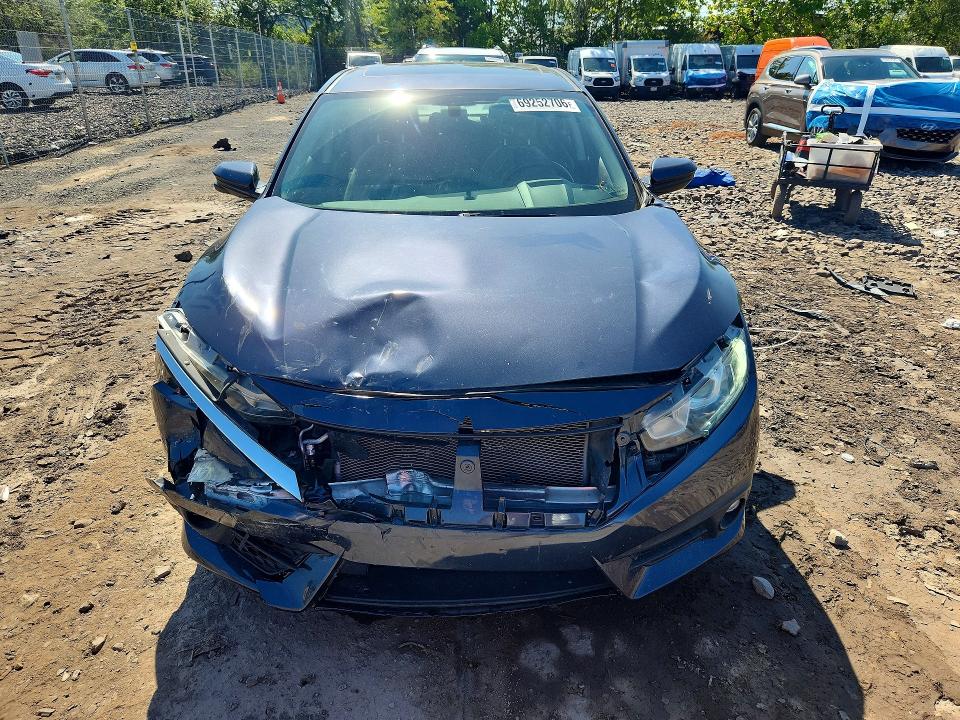 Продажа на аукционе авто 2018 Honda Civic, vin: 2HGFC1F32JH646177, номер лота: 69252706