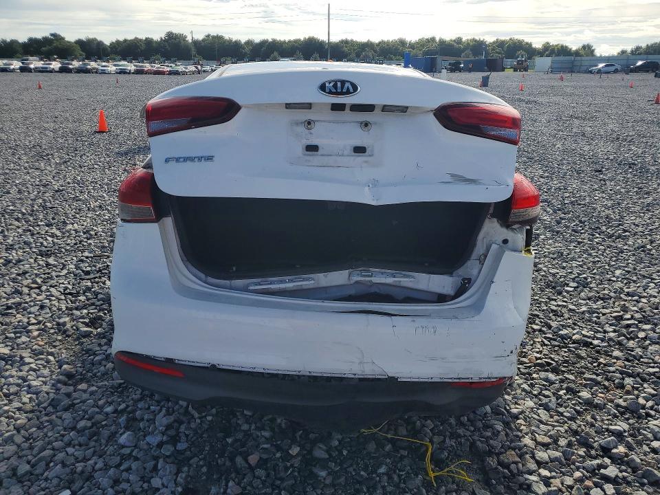 2017 Kia Forte მანქანა იყიდება აუქციონზე, vin: 3KPFK4A78HE107114, აუქციონის ნომერი: 69721006