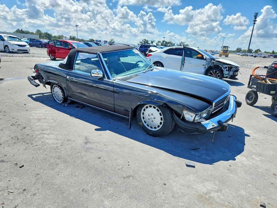 68006436 :رقم المزاد ، WDBBA48D0HA073572 vin ، 1987 Mercedes-benz 560 مزاد بيع